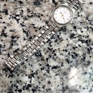 Seiko Womens watch 3y02 0061 Silver 7 in wrist 25mm case fresh battery Pre-owned